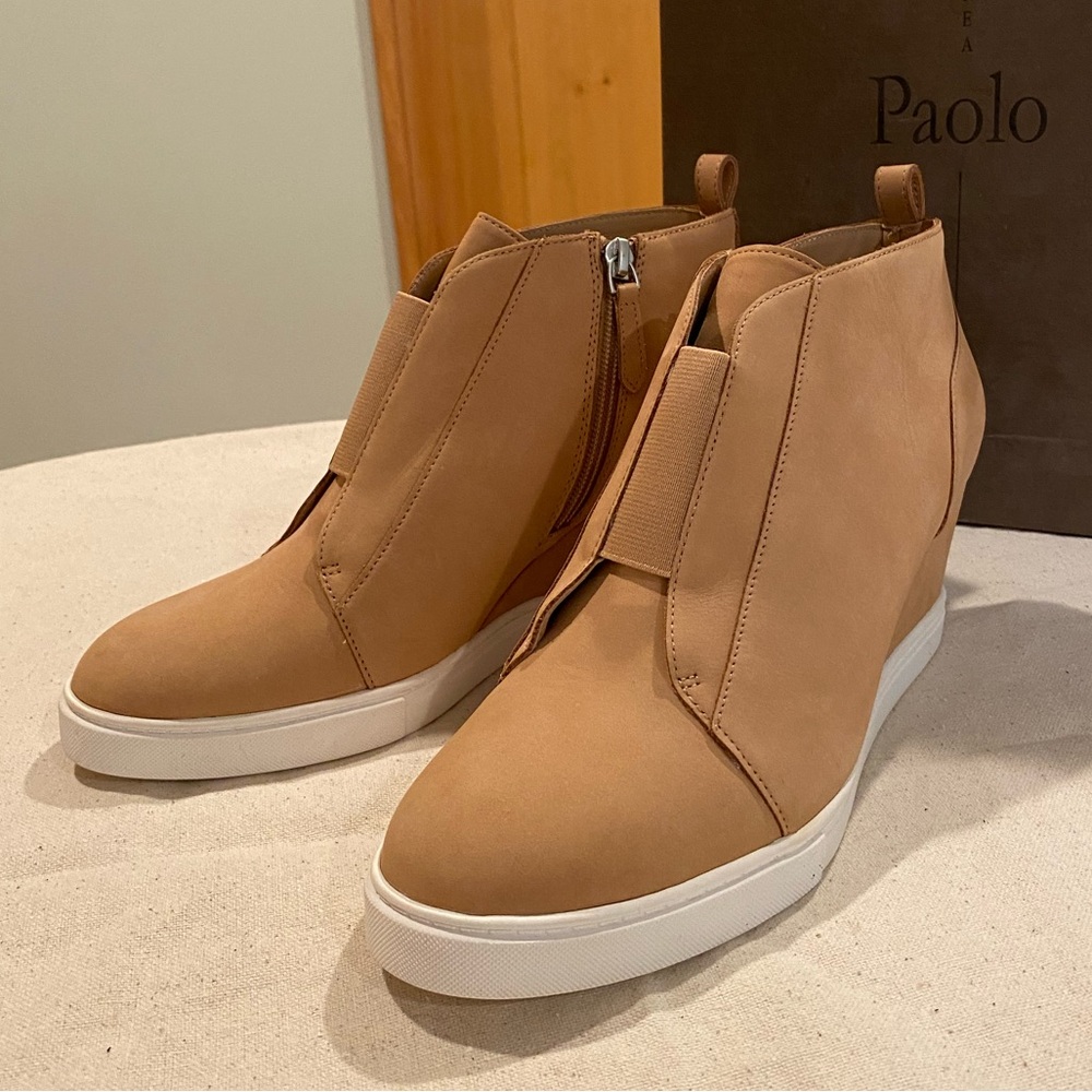 Paolo booties tan size 9, 2.5” wedge